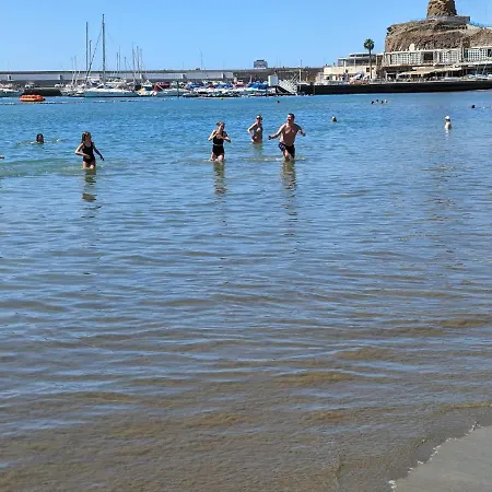 Beachfront Puerto Rico شقة